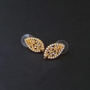 Kriaa 1310086 Pendientes de perlas chapados en oro Diamante Geométrico Diseño religioso cristiano para compromiso Regalo de fiesta de aniversario - Product Image 1