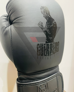 2025 nueva moda de alto rendimiento 8oz guantes de boxeo de cuero de vaca duraderos de moda equipo de entrenamiento de artes marciales características de perforación - Product Image 2