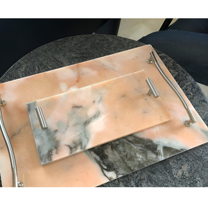 Plateau en marbre rouge de luxe avec poignées en laiton doré Plateau de service et décoratif élégant pour les cadeaux de salle à manger et la décoration intérieure - Product Image 1