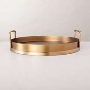 Bandeja de servicio de latón decorativa con un intrincado diseño de filigrana perfecto para crear una llamativa pantalla central - Product Image 1