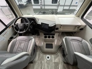 Used 2023 T h o r Challen ger 35 MQ Class A gas motor home - Product Image 5
