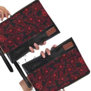 กระเป๋าสตางค์ผ้าบาติกสไตล์วินเทจที่ดีที่สุดจากอินโดนีเซียยาวหนังสังเคราะห์รูปทรงเรขาคณิตแบบมีซิปปิด - Product Image 5