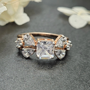 Pear Cut VVS Moissanite Diamond Wedding Band 14K Rose Yellow Gold Moissanite Princess Cut Diamond Anillos para mujeres Joyería fina - Product Image 3