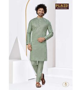 Kurta en soie douce sophistiquée avec broderie pour hommes, idéale pour les vêtements culturels et formels - Product Image 2
