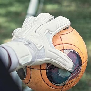 Gants de gardien de but de logo personnalisé de qualité supérieure en gros nouveau style de fabricant élevé avec des tarifs bon marché pour les gants de gardien de but - Product Image 3