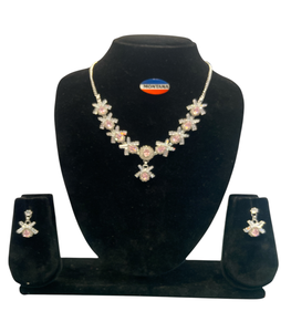 B243 Ensemble de bijoux en diamant élégant-Collier et boucles d'oreilles de mode vintage classique élégant pour les anniversaires et les fêtes - Product Image 1