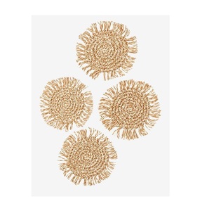 Sous-verre en raphia naturel pour la décoration de table à la maison, offrant une protection contre la chaleur et une esthétique artisanale durable - Product Image 1