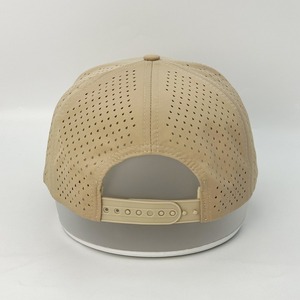 El fabricante de gorras de Vietnam presenta un sombrero de golf de béisbol perforado de 5 paneles para hombres impermeable personalizado con cuerda con logotipo de Parche de goma - Product Image 4