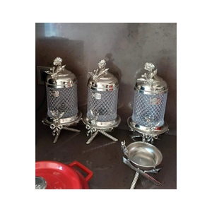 Juego de 3 tarros de cristal de lujo con pie de latón plateado Botellas y tarros de almacenamiento elegantes - Product Image 1