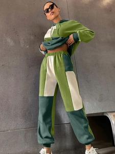 Conjunto de chándal de mujer Sudadera con capucha de chándal de mujer en colores personalizados conjunto traje de jogging de mujer - Product Image 4