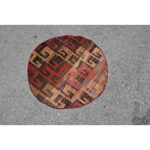 2.3x2.3 ft Turkish Vintage Rug, Round Rug, <b>Red</b> <b>Wool</b> Rug - Product Image 4