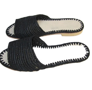 รองเท้าโลฟเฟอร์ Raffia โมร็อกโกทำด้วยมือ - Product Image 1