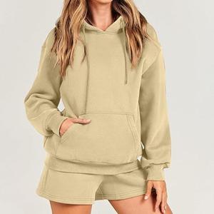 Conjunto de sudadera con capucha y pantalones cortos de mezcla de algodón para mujer Traje de salón acogedor adecuado para relajarse y Deportes - Product Image 5