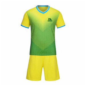Tenue de football pour le jour du match, tissu durable, toucher doux, idéale pour les matchs d'équipe, l'entraînement et les activités sportives - Product Image 1