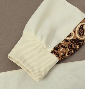 Venta al por mayor unisex poliéster algodón polar pulóver sudaderas con capucha fabricante logotipo personalizado negro liso en blanco hombres sudaderas con capucha - Product Image 4