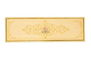 Table console en or artisanale de luxe avec tablier sculpté orné et étagères à double canne de style classique - Product Image 4