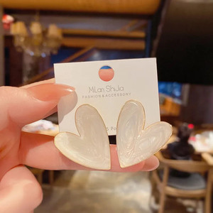Orecchini a perno romantici e di tendenza coreani con smalto a goccia, a forma di cuore grande bianco, per donne e ragazze, in lega di zinco e ottone, regalo religioso - Product Image 2