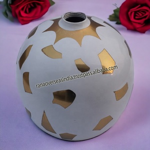 Nouveauté Vase floral en aluminium de qualité supérieure Vase décoratif élégant en métal pour fête, salon, mariage et hôtel - Product Image 2