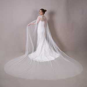 Robes de bal élégantes Bridella VG24-I en maille blanche, légères, avec manches à épaules dénudées, pour mariages, bals de fin d'année, événements formels, design confortable - Product Image 3