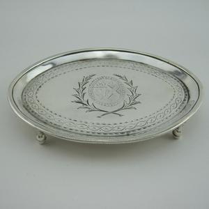 Plateau de service en métal de conception traditionnelle Plateau de luxe d'or de rouille Conception unique pour servir et pour la salade et le riz - Product Image 4