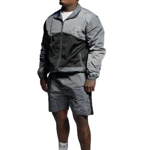 Conjunto de chándal de nailon ligero con cremallera y costuras personalizadas para hombre, cortavientos de verano de ajuste holgado, conjunto corto de dos piezas. - Product Image 1