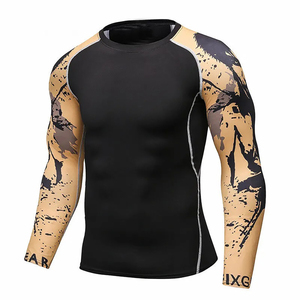 T-shirt de compression à sublimation personnalisé, logo sur le devant, manches longues, spandex/nylon, haut d'entraînement, fitness, gym, rash guard - Product Image 3