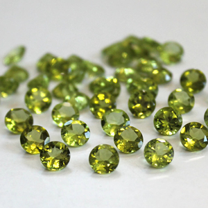 2025 Más vendido Suelto de alta calidad Semiprecioso Peridoto brasileño Piedra preciosa verde Precio del fabricante Natural DE LA India - Product Image 1