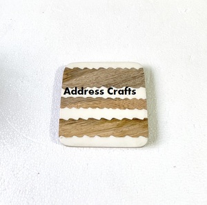 Posavasos Cuadrados de Madera/Resina Hechos a Mano, Duraderos, Antideslizantes, Ecológicos y Decorativos para Hogar, Hotel y Restaurante - Product Image 4