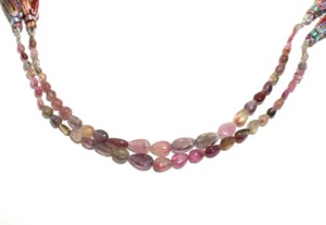 ลูกปัดทัวร์มาลีนเรียบธรรมชาติหลายลูกประมาณรูปไข่ 9 นิ้ว - Product Image 2
