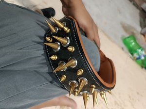 Collar de perro de cuero genuino con patrón sólido hecho a mano de la más alta calidad personalizado con acolchado suave y decoración de tachuelas - Product Image 4
