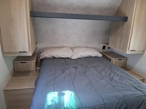 Roulotte Winnebago M-i-n-n-i-e 2801BHS 2024 d'occasion prête à la vente - Product Image 3