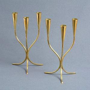 Bougeoir élégant en métal finition argentée, parfait pour les réceptions de mariage, les dîners romantiques et la décoration intérieure élégante. - Product Image 1