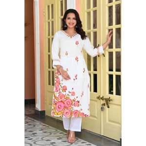 <b>White</b> & Peach Floral Hand Painted Chiffon Kurta <b>Trousers</b> Organza Dupatta Mirror <b>Work</b> Muslin Fabric Elegant Traditional Outfit - Product Image 3