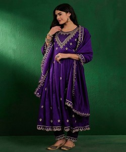 FANCY GEORGETTE BORDADO SECUENCIA TRABAJO TOP BOTTOM CON DUPATTA FESTIVE WEAR PRECIO AL POR MAYOR ROPA ÉTNICA - Product Image 1