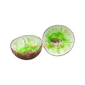 Bols décoratifs faits à la main en noix de coco Bols à fruits en forme de coquille de laque écologique au design coloré du Vietnam - Product Image 5