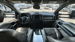 Autocaravana E-n-t-e-g-r-a C-o-a-c-h Accolade XT 35L 2023 usada, lista para vender - Product Image 5