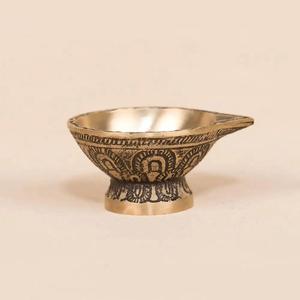 ตกแต่งอินเดียโลหะทอง Diya สำหรับตกแต่งบ้าน Diwali และวัตถุประสงค์ Puja ทำขึ้นเป็นพิเศษสำหรับให้เป็นของขวัญเทศกาลดิวาลี - Product Image 5