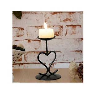 Porte-bougie géométrique contemporain en métal, parfait pour la décoration intérieure moderne, l'éclairage d'ambiance et l'exposition sur table. - Product Image 2