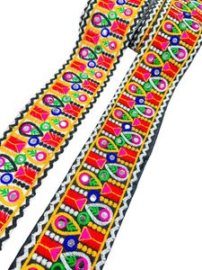 ผ้าลูกไม้หลากสีปักตามสั่งธีมของชนเผ่ารวมถึงกระจกที่เหมาะสำหรับการขายต่อโดยนักออกแบบแฟชั่น - Product Image 4