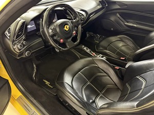 Ferrari 488 Spider Convertible 2018, Certificado, Limpio y en Buen Estado, Motor Turbo de 8L, Neumáticos R17/R20, Asientos de Cuero, Ligero, para Paseos - Product Image 2