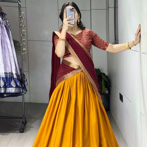 Conjunto Tradicional de Lehenga Choli para Bodas y Fiestas - Product Image 4