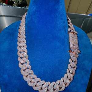 Colgante de Plata de Ley 925 con Moissanita VVS y Acabado en Oro Blanco de 14K, Estilo Hip Hop, Corte Princesa - Product Image 2