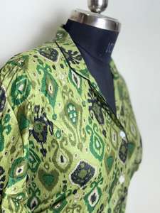 Chemise en coton imprimé Ikat vert pour femme Chemise à manches longues à motif Ikat vert pour femme - Product Image 2