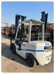 Montacargas Diésel Usado en Japón TCM de 3 Toneladas FD30Z8 con Motor ISUZU C240 y Mástil de 3 Etapas - Product Image 3