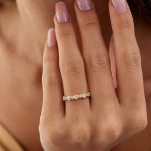 Caliente Popular diseño único joyería fina oro sólido puro conjunto de bisel Real diamante redondo cultivado en laboratorio para mujeres venta al por mayor anillo de eternidad - Product Image 4