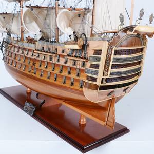Maqueta de Madera Curvada de 80 cm del HMS Victory, Réplica Náutica Hecha a Mano, Soporte de Exhibición para Barcos, Decoración de Arte Antiguo Pintado para el Hogar - Product Image 4