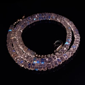 Ensemble collier et bracelet pour femme, perles rondes en pierre de lune naturelle blanche et bleue, style minimaliste, certifié par une tierce partie, collection vintage AAA - Product Image 1