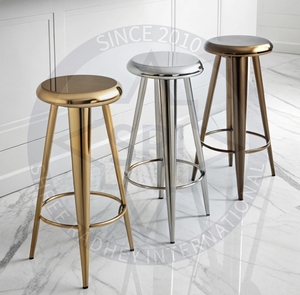 Tabourets métalliques ergonomiques pour cafés restaurants bars hôtels et intérieurs de bureaux - Product Image 1