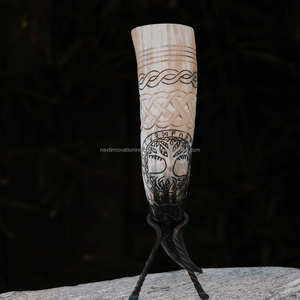 Taza de cuerno para beber pulida, artesanía Natural hecha a mano, estilo de lujo europeo para entusiastas del hidromiel de cerveza, tamaño personalizable, boda - Product Image 3