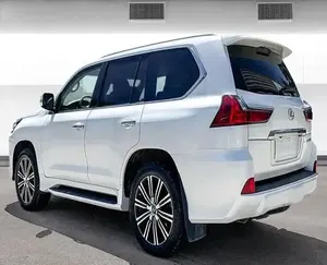 2020 LEXUS LX570 SUV mewah putih pada krem